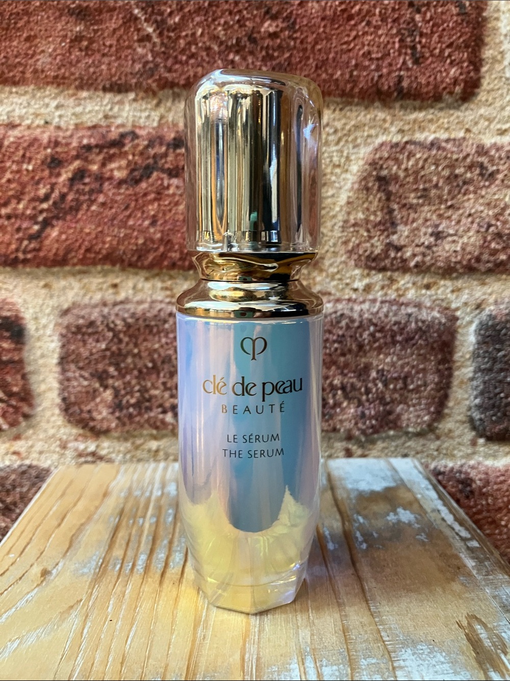 NEW! Cle de Peau Beaute The Serum